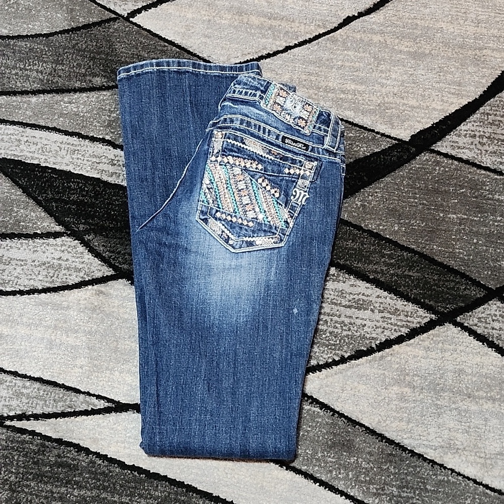 MISS ME SIGNATURE EMBROIDERED COLOR-POP SEQUINS RHINESTONES BOOT-CUT DENIM JEAN